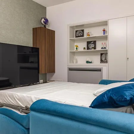 Elilux - Zona Policlinico, Garage E Posto Auto Bari