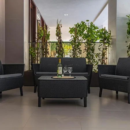 Elilux - Zona Policlinico, Garage E Posto Auto 아파트 *