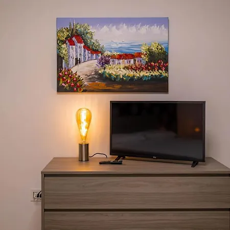 Elilux - Zona Policlinico, Garage E Posto Auto Bari