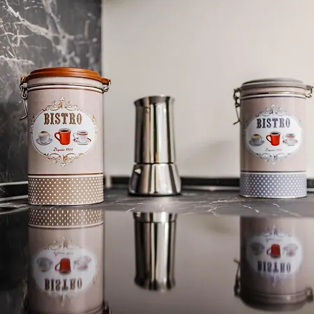 Elilux - Zona Policlinico, Garage E Posto Auto Apartamento *