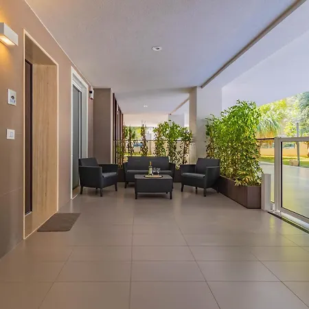 Elilux - Zona Policlinico, Garage E Posto Auto 아파트