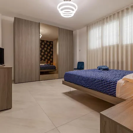 아파트 Elilux - Zona Policlinico, Garage E Posto Auto