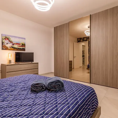 Elilux - Zona Policlinico, Garage E Posto Auto 아파트 바리