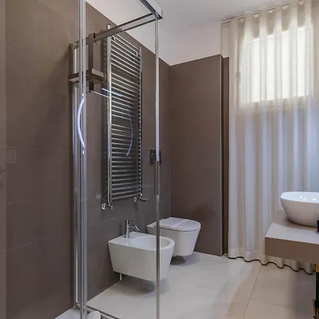 Apartament Elilux - Zona Policlinico, Garage E Posto Auto *