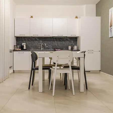 Apartament Elilux - Zona Policlinico, Garage E Posto Auto